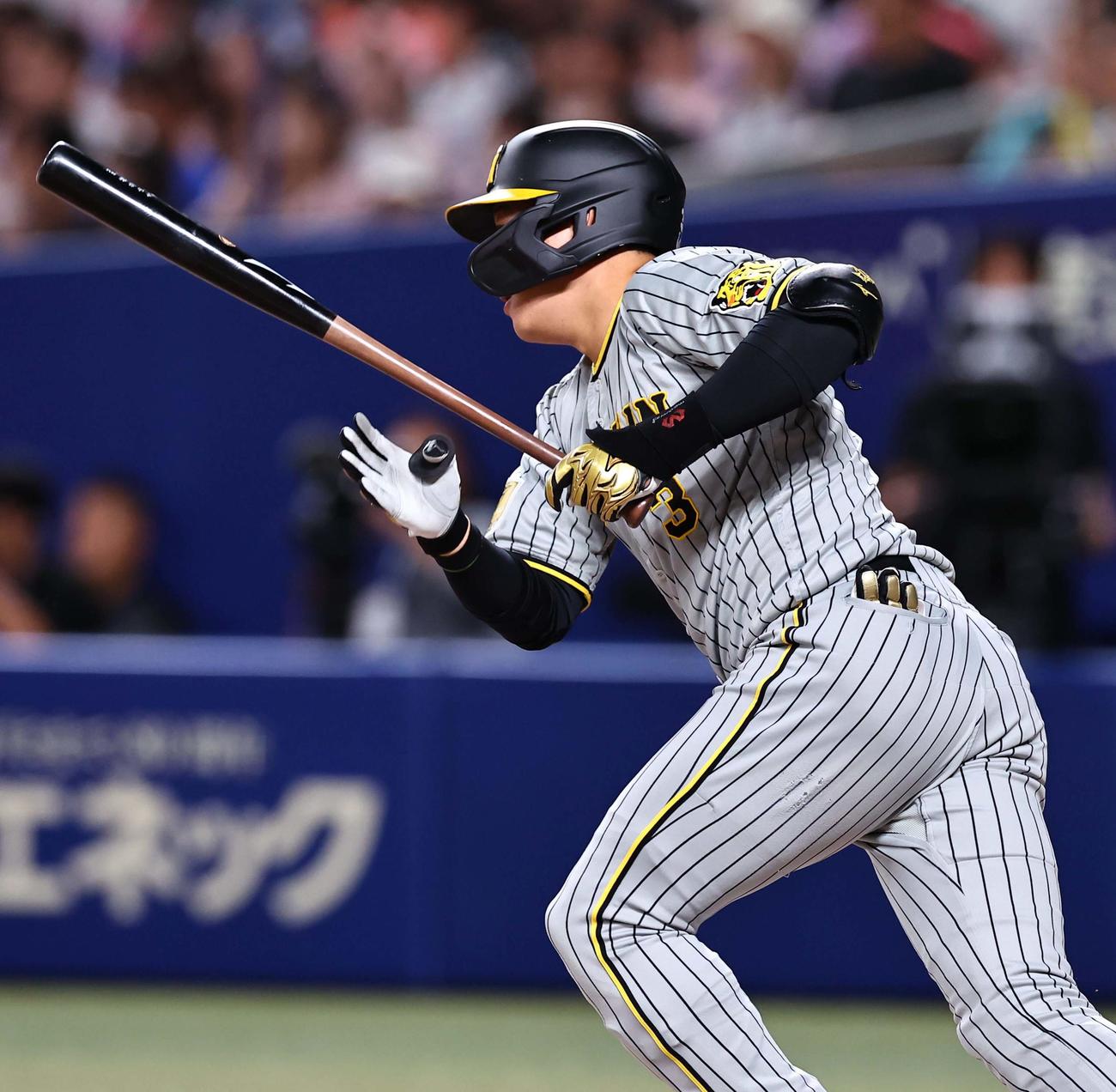 中日対阪神　1回表阪神2死一、二塁、大山は中前に先制適時打を放つ（撮影・上田博志）