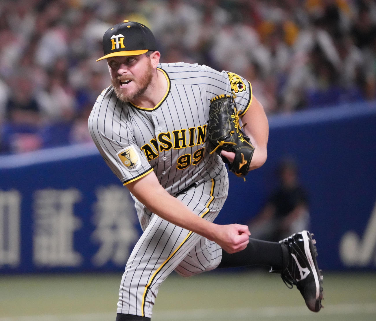 中日対阪神　1回裏、登板する阪神先発のビーズリー（撮影・森本幸一）