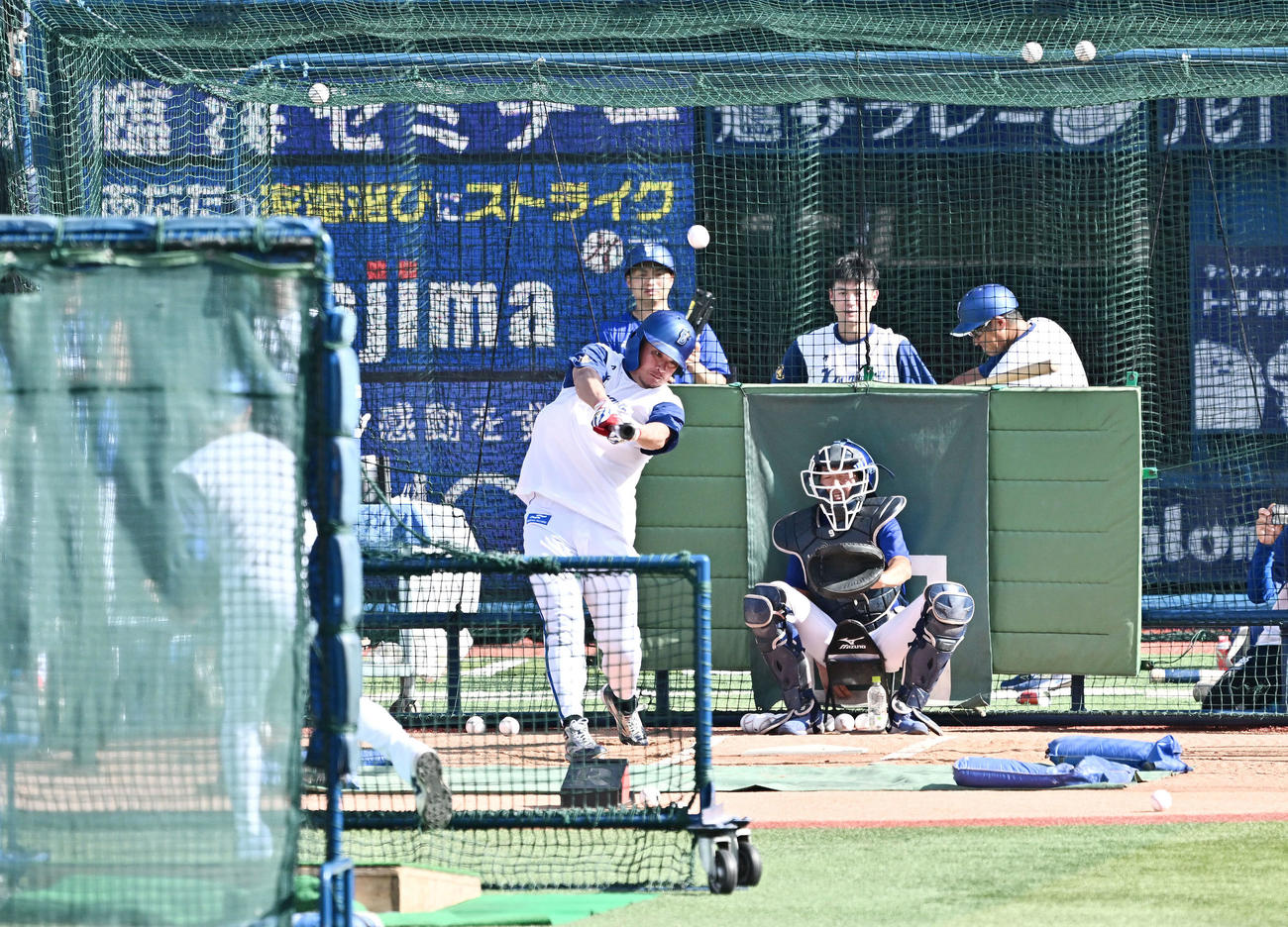 DeNA対巨人　試合前練習のフリー打撃をするDeNA筒香（撮影・滝沢徹郎）