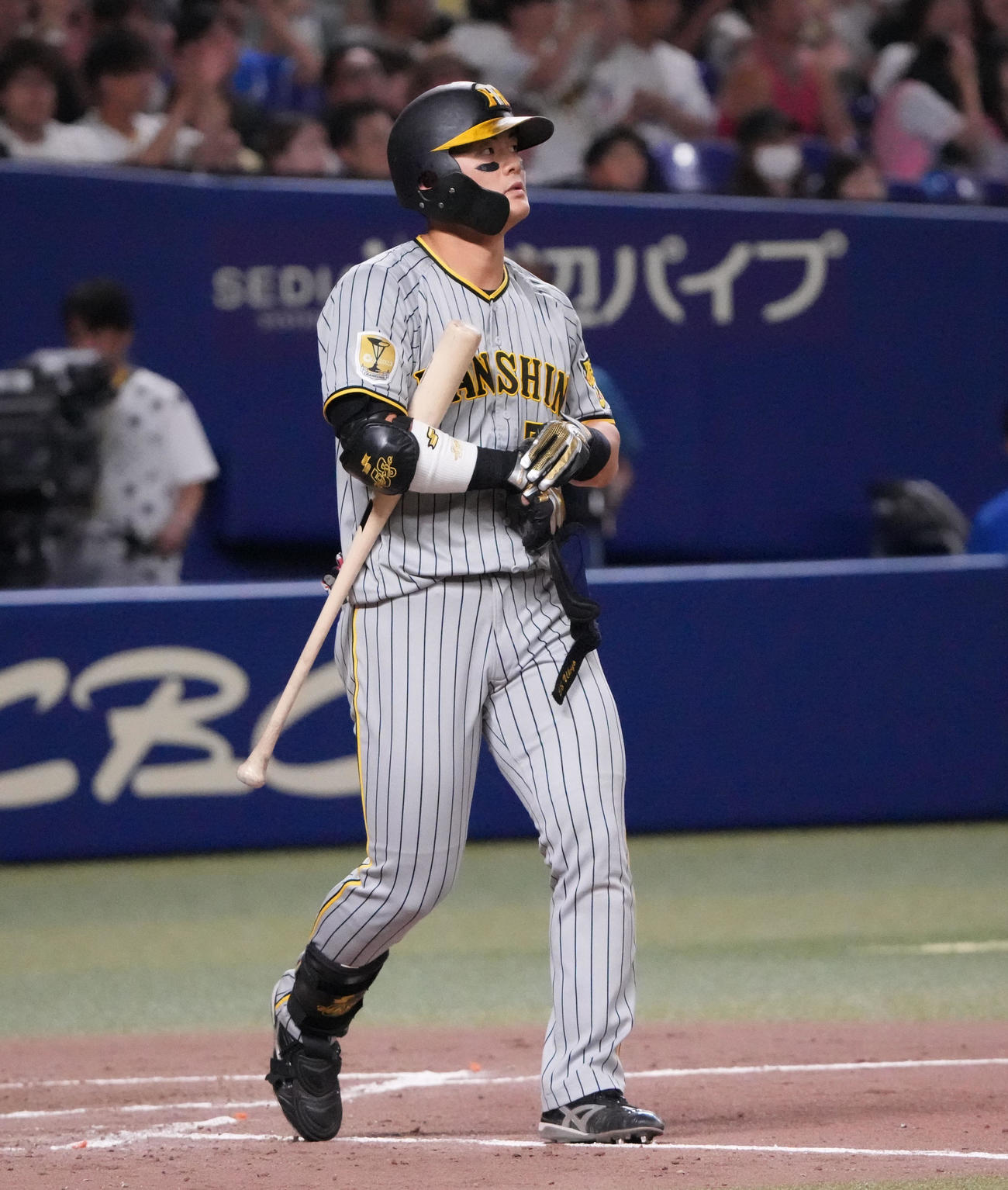 中日対阪神　3回表阪神無死満塁、押し出し四球の前川（撮影・森本幸一）