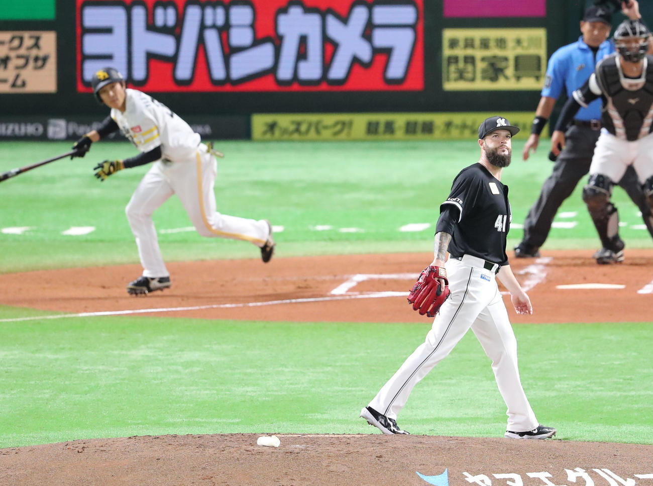 ソフトバンク対ロッテ　1回裏ソフトバンク1死二塁、柳町に先制の中前適時打を浴びたカイケル（撮影・鬼束羽瑠菜）