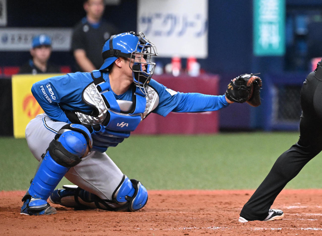 オリックス対日本ハム　8回裏、捕手をする日本ハム梅林（撮影・和賀正仁）