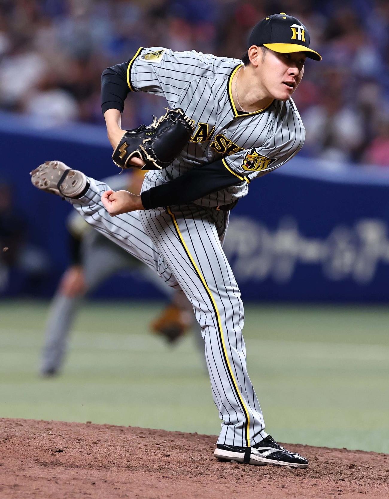 中日対阪神　阪神2番手の富田（撮影・上田博志）