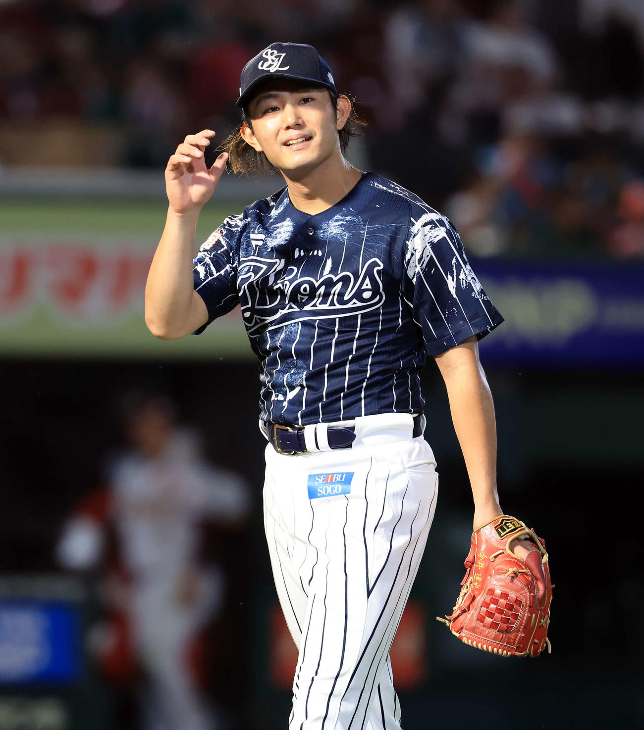楽天対西武　5回裏楽天の攻撃を無失点で抑えた今井は笑みを浮かべる（撮影・浅見桂子）