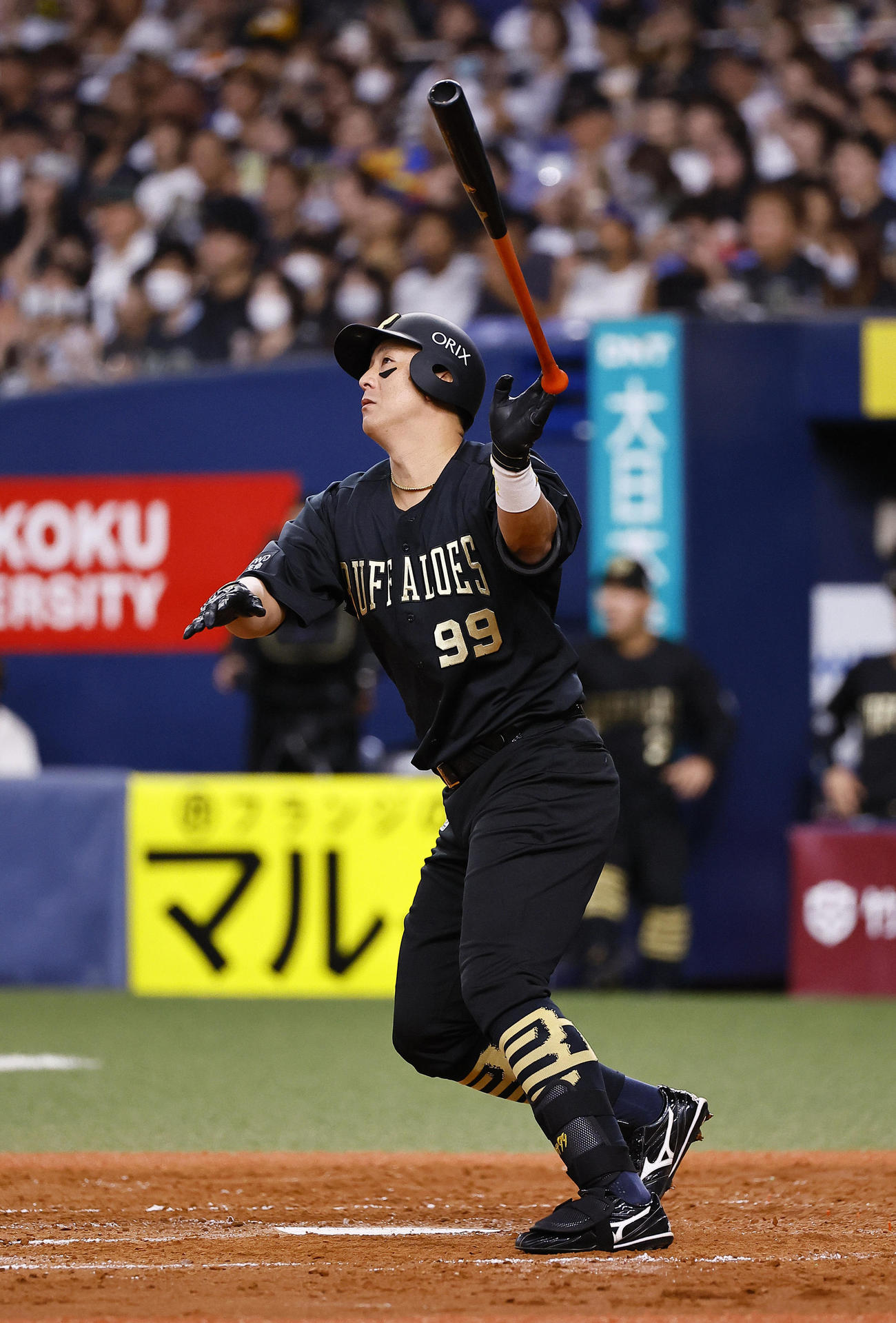 オリックス対日本ハム　4回裏オリックス1死一、二塁、杉本は左中間に3点本塁打を放つ（撮影・藤尾明華）
