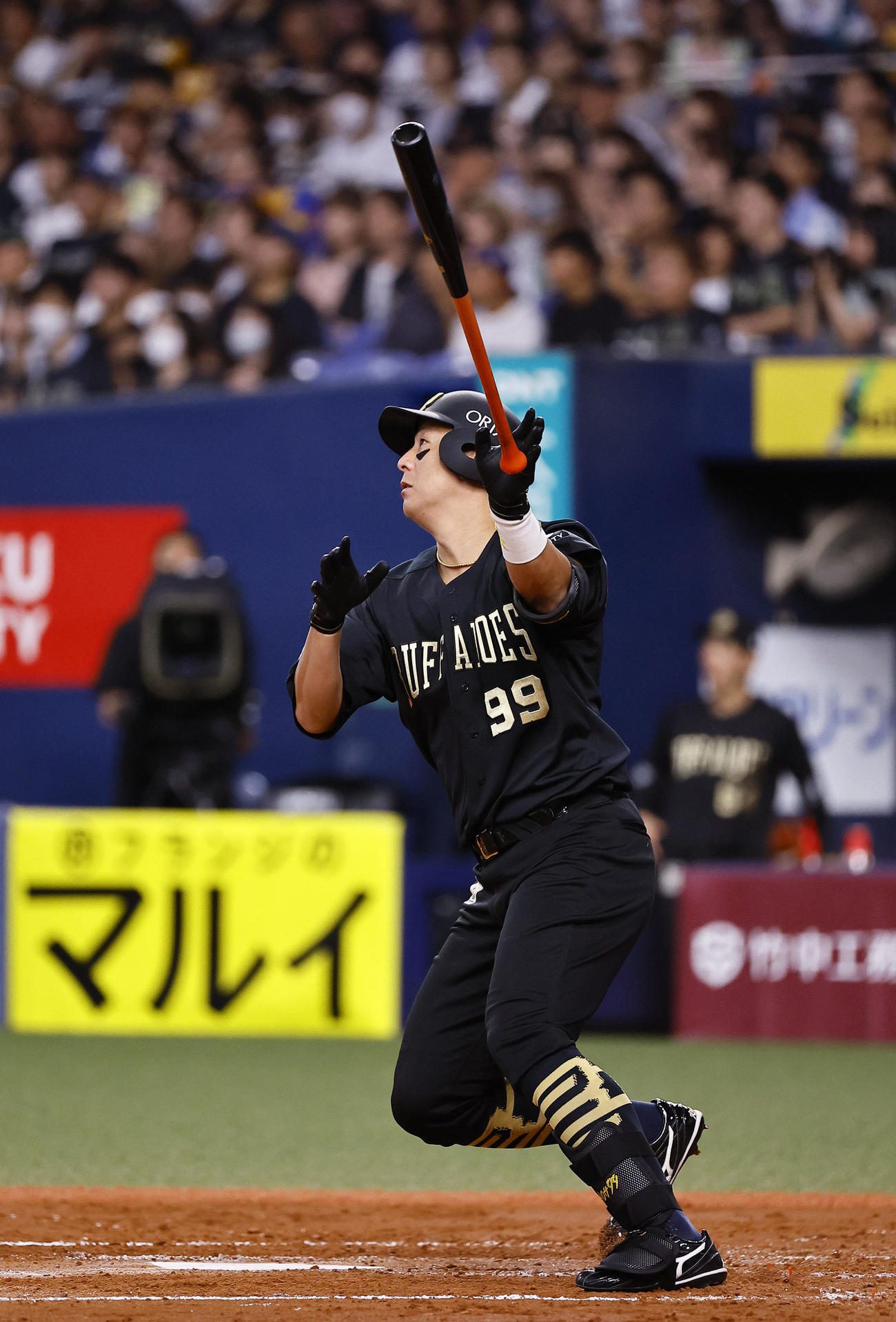 オリックス対日本ハム　2回裏オリックス2死、杉本は中越えに本塁打を放つ（撮影・藤尾明華）
