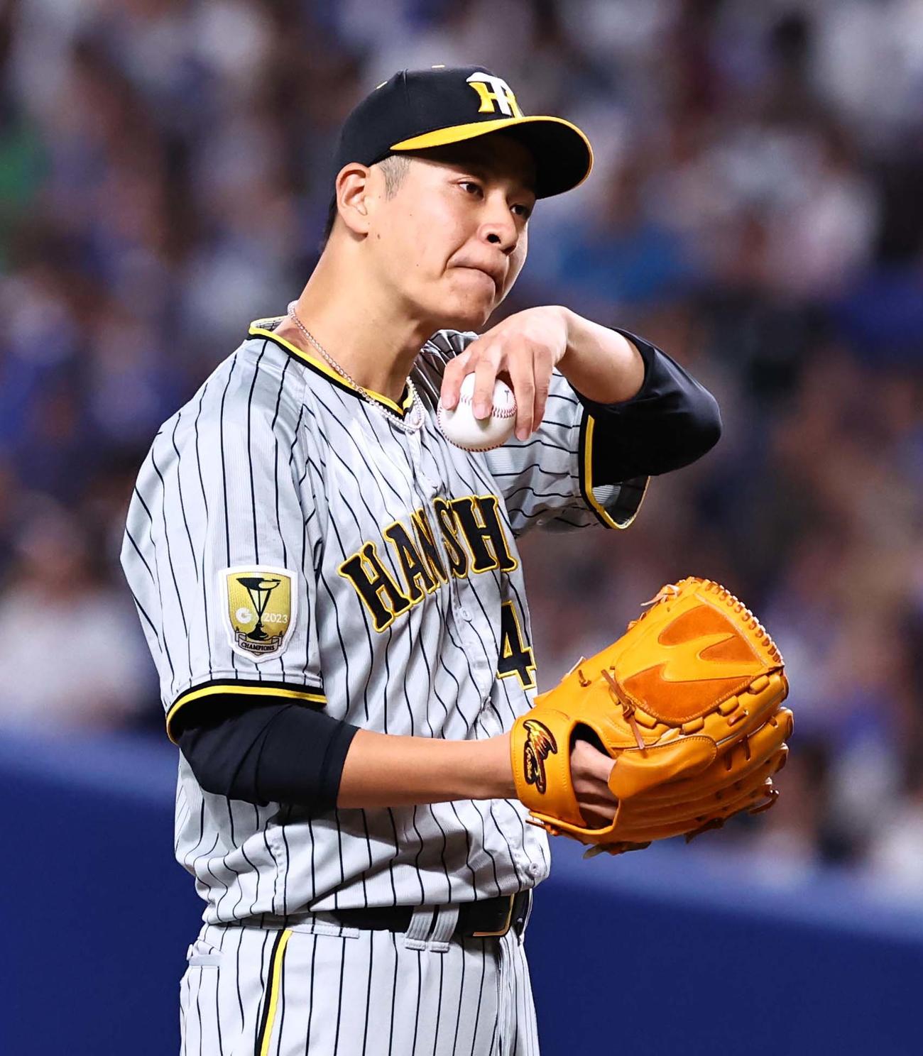中日対阪神　3回裏中日2死一、二塁、大竹は細川に勝ち越し二塁打を浴びる（撮影・上田博志）