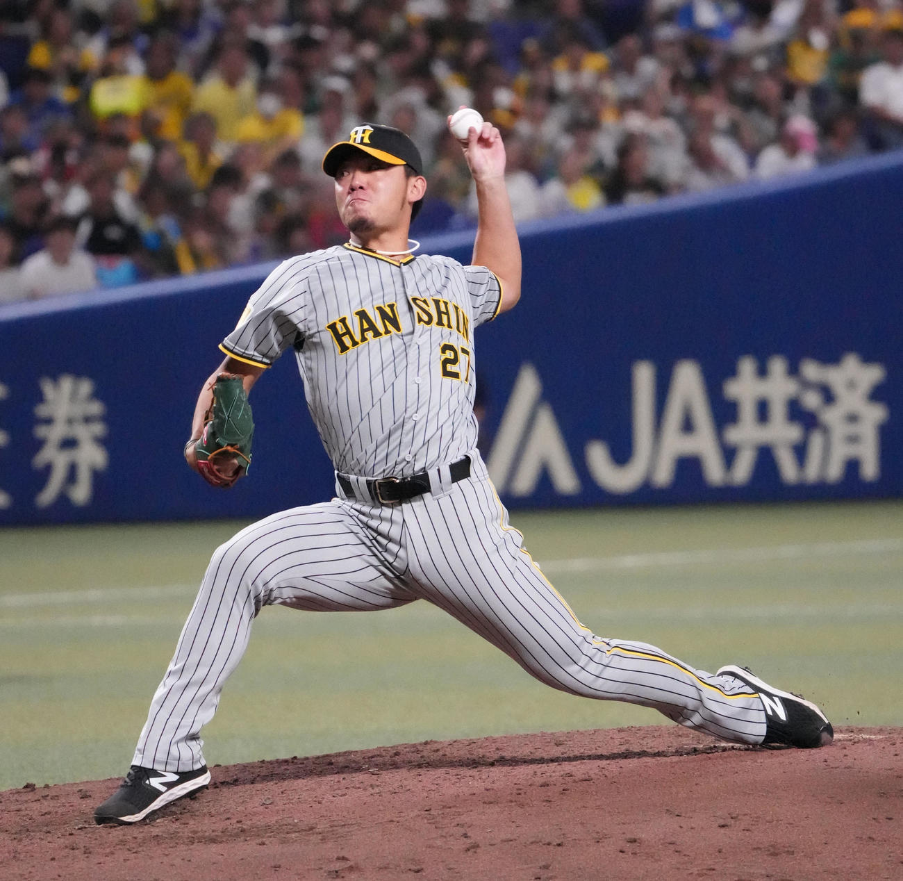 中日対阪神　4回裏、阪神2番手で登板する伊藤将（撮影・森本幸一）