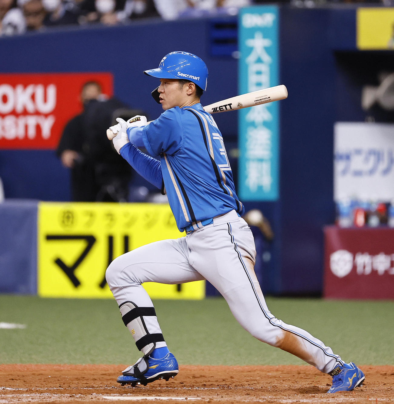 オリックス対日本ハム　9回表日本ハム1死一塁、二ゴロ併殺に倒れる石井（撮影・藤尾明華）