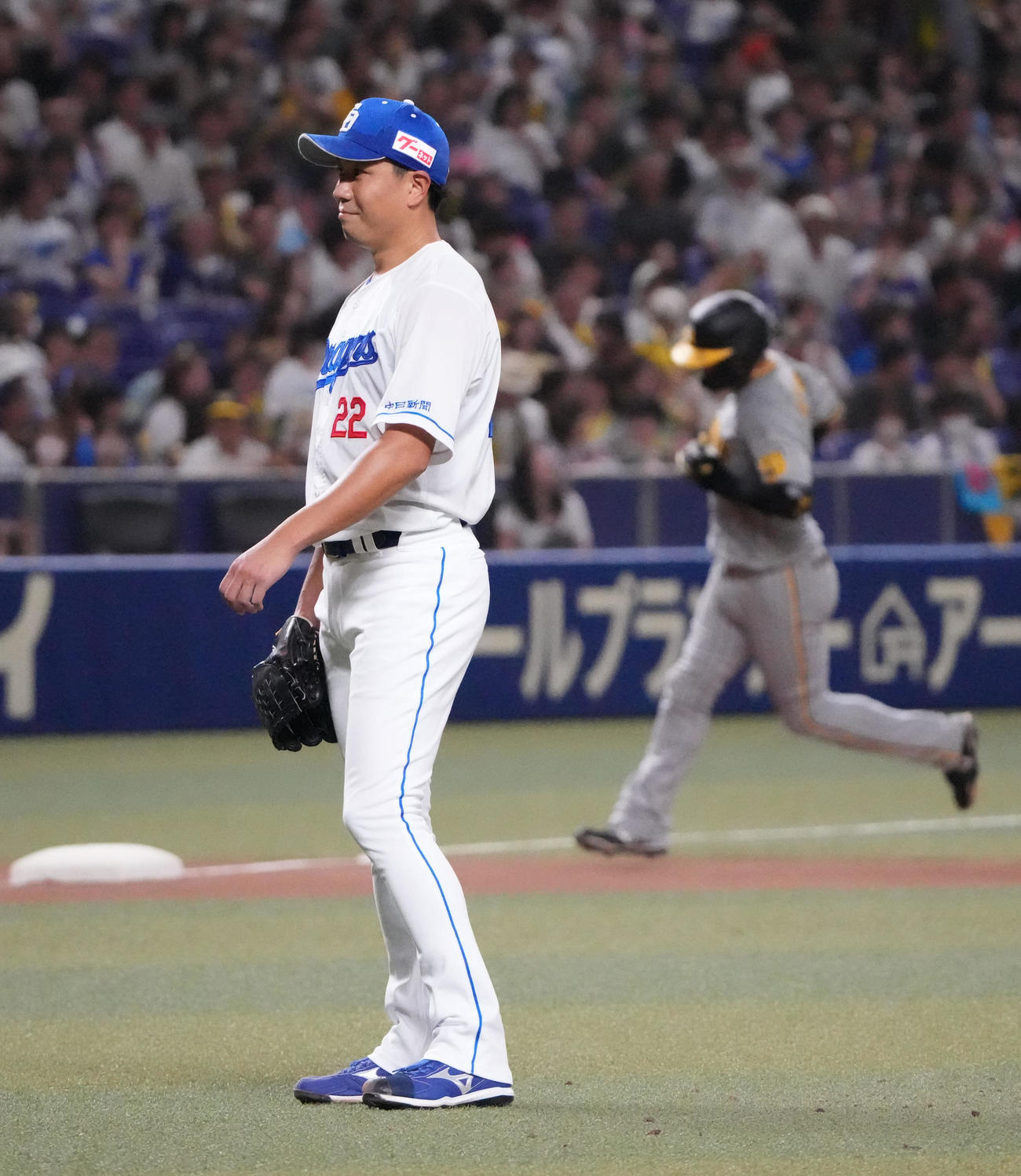 中日対阪神　6回表阪神無死、大山に左越え本塁打を打たれた大野（撮影・森本幸一）