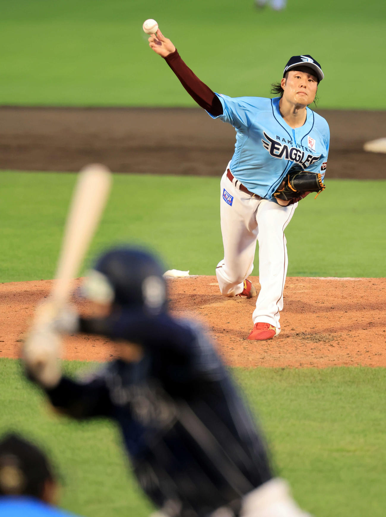 楽天対西武　力投する楽天先発の滝中。打者蛭間（撮影・浅見桂子）