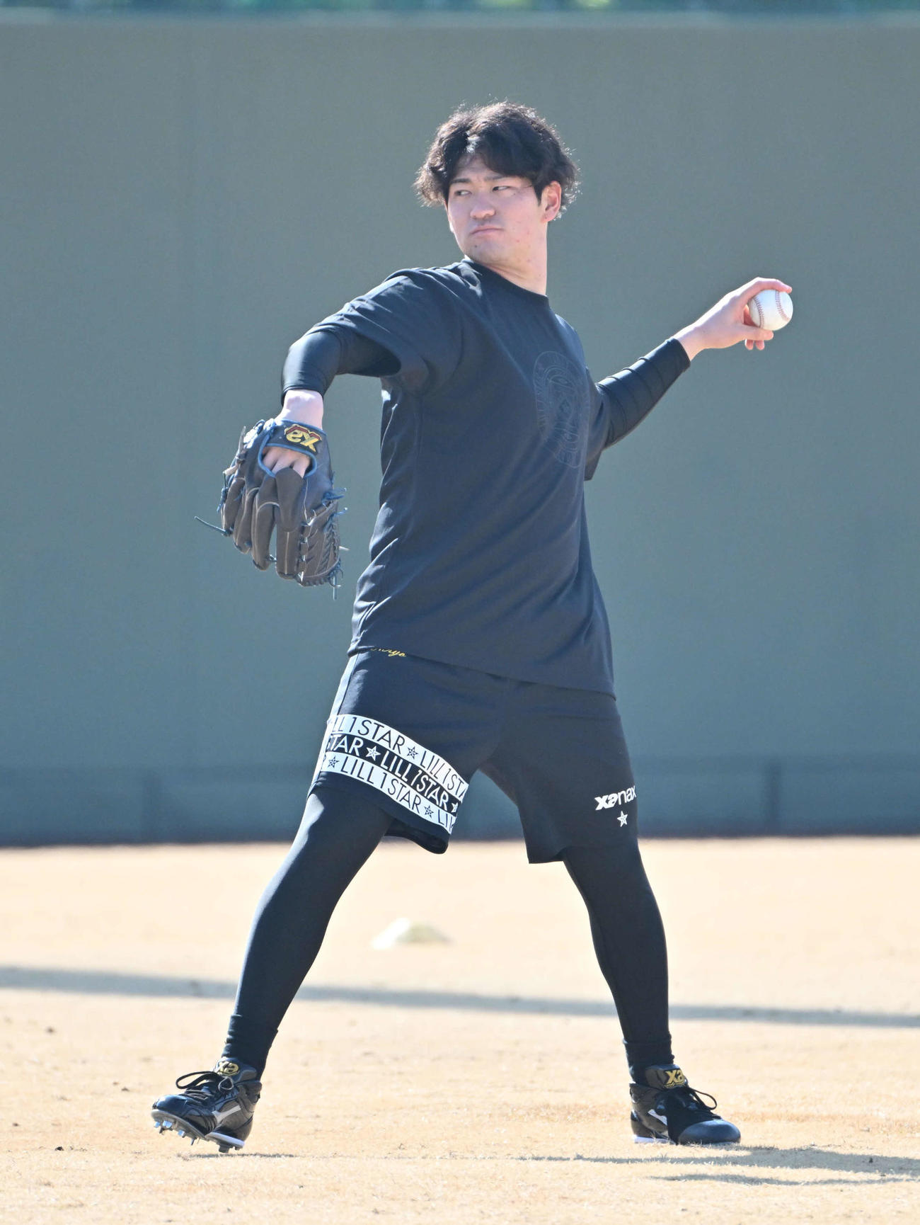 阪神伊藤稜（2024年1月30日撮影）