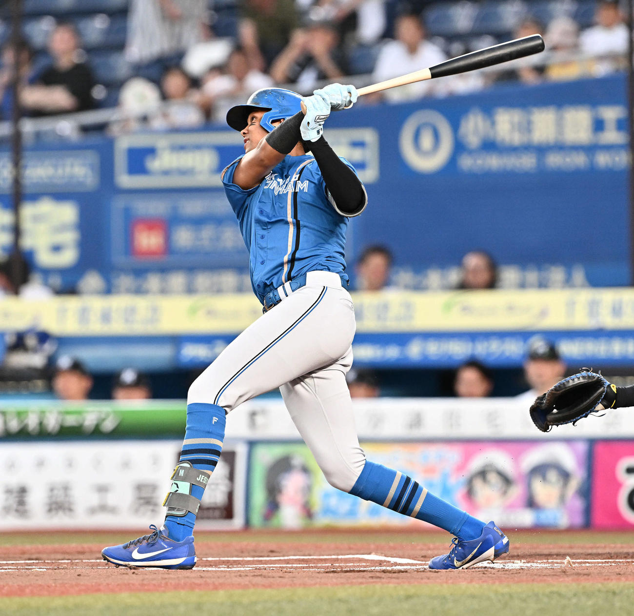 ロッテ対日本ハム　1回表日本ハム無死、水谷は中越え先制ソロ本塁打を放つ（撮影・滝沢徹郎）