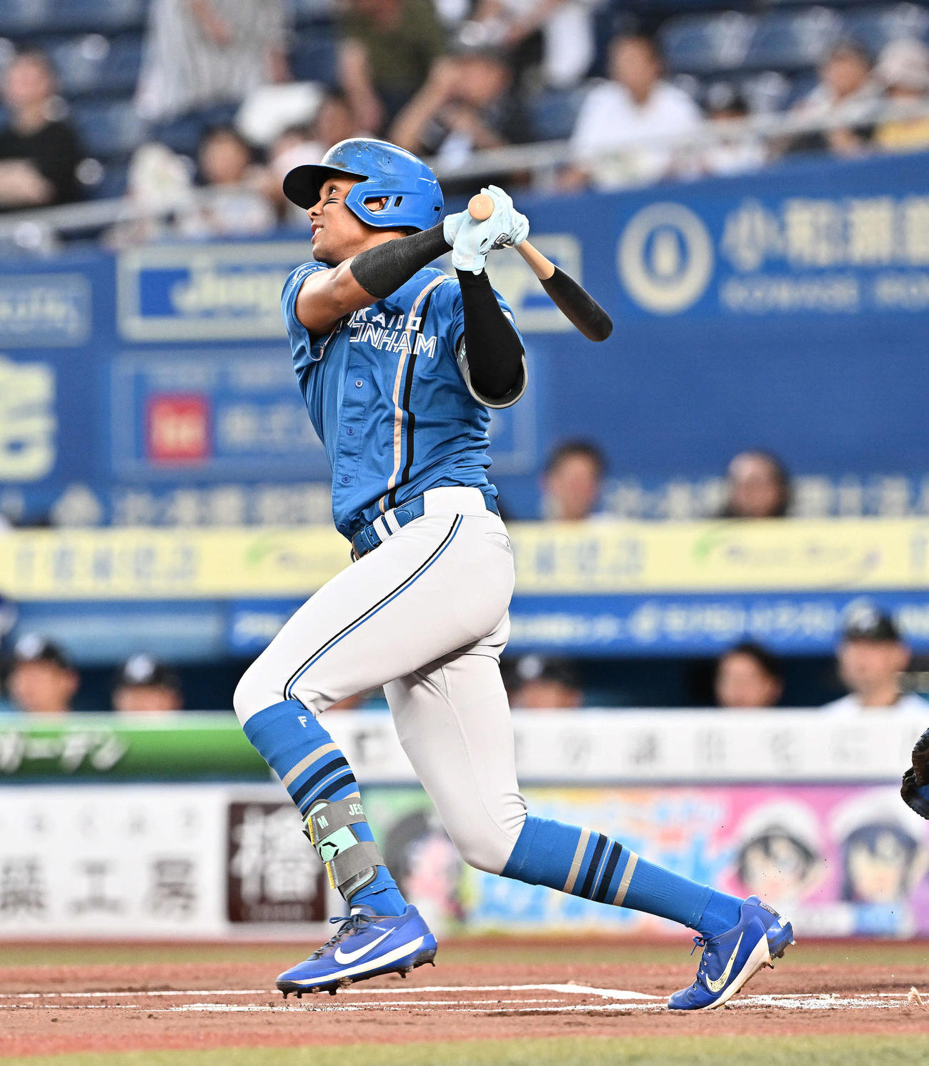 ロッテ対日本ハム　1回表日本ハム無死、水谷は中越え先制ソロ本塁打を放つ（撮影・滝沢徹郎）
