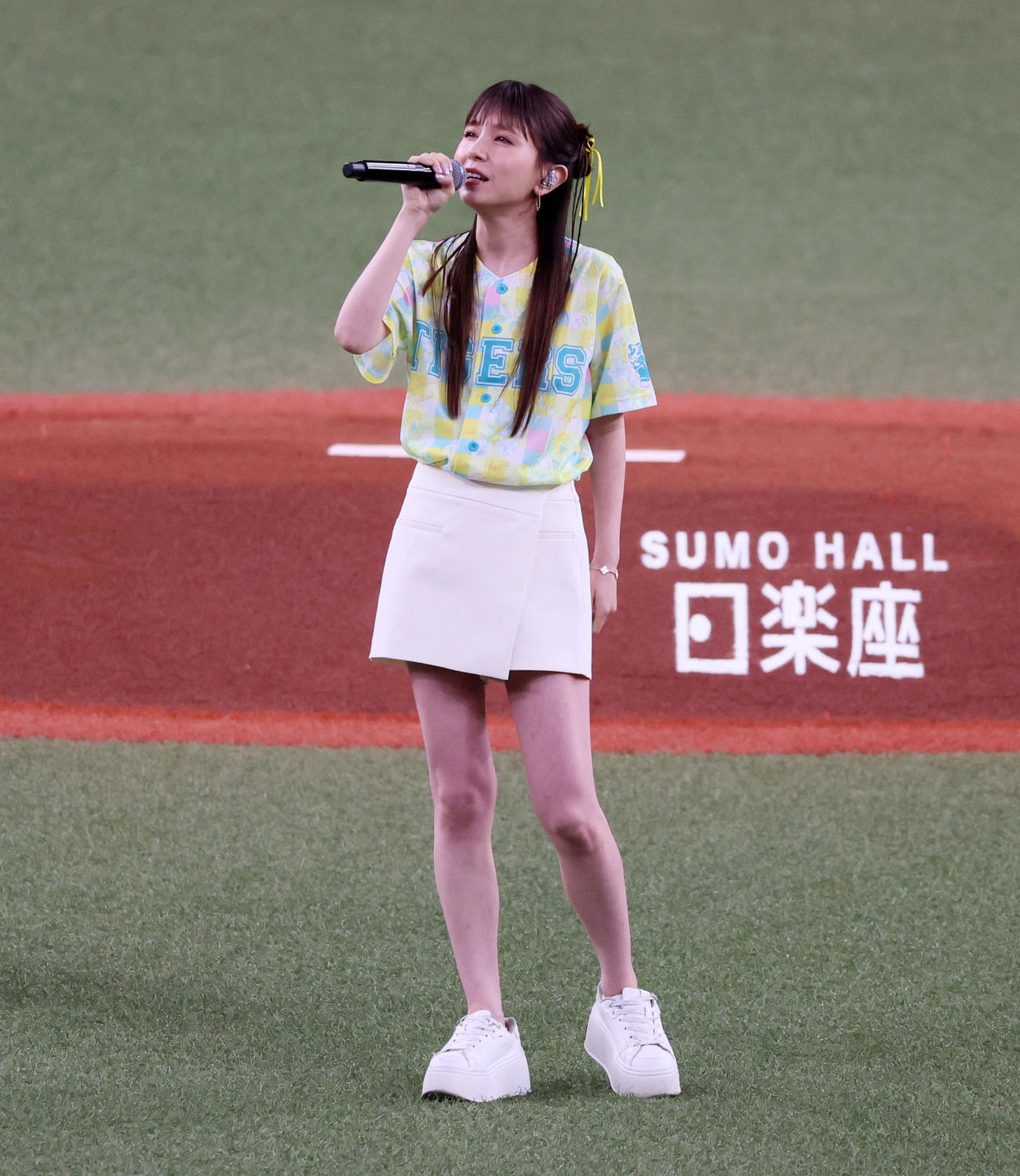 阪神対ヤクルト　スペシャルライブを行う歌手のMayJ.（撮影・加藤哉）