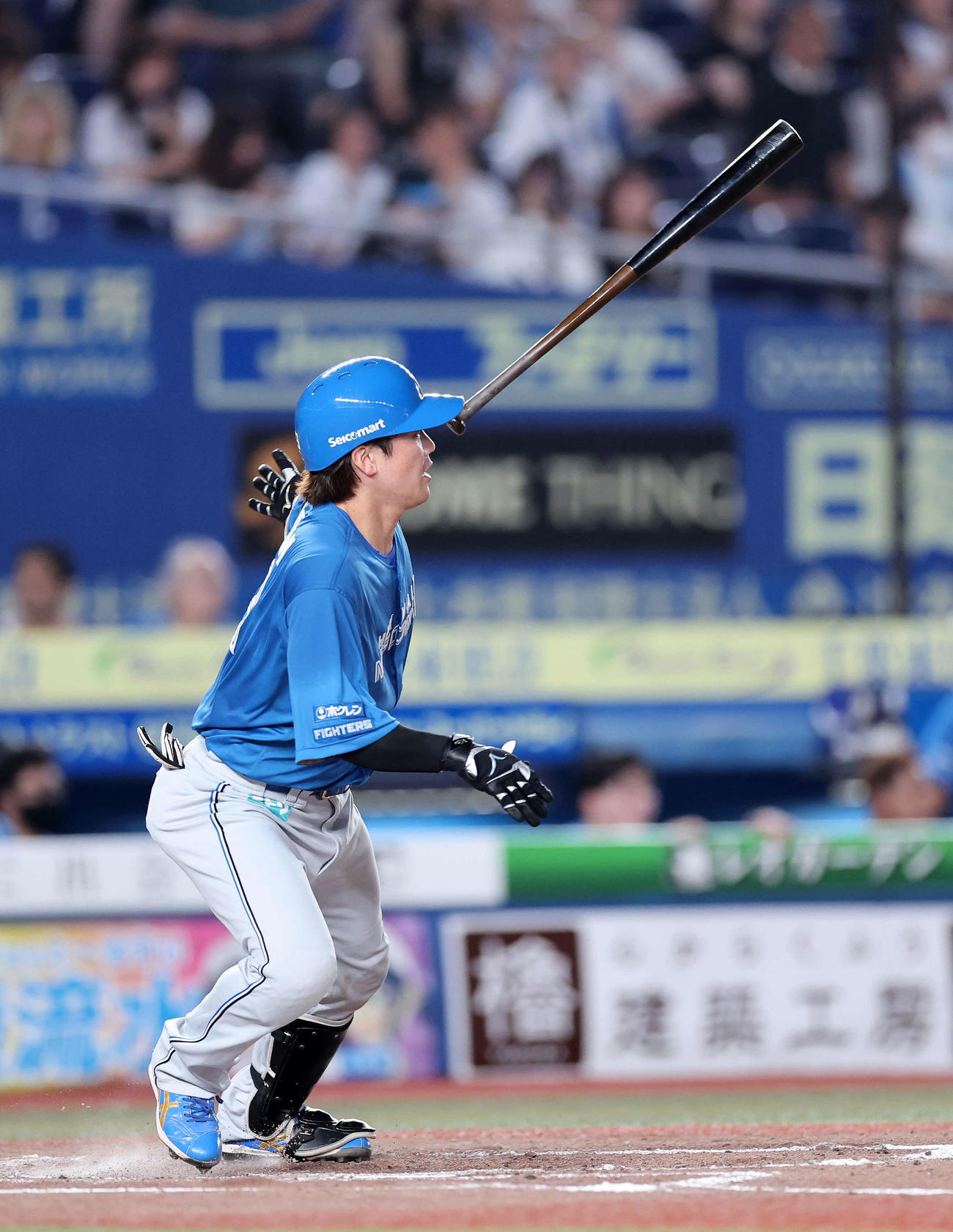 ロッテ対日本ハム　3回表日本ハム無死、伏見は左越え二塁打を放つ（撮影・鈴木正人）