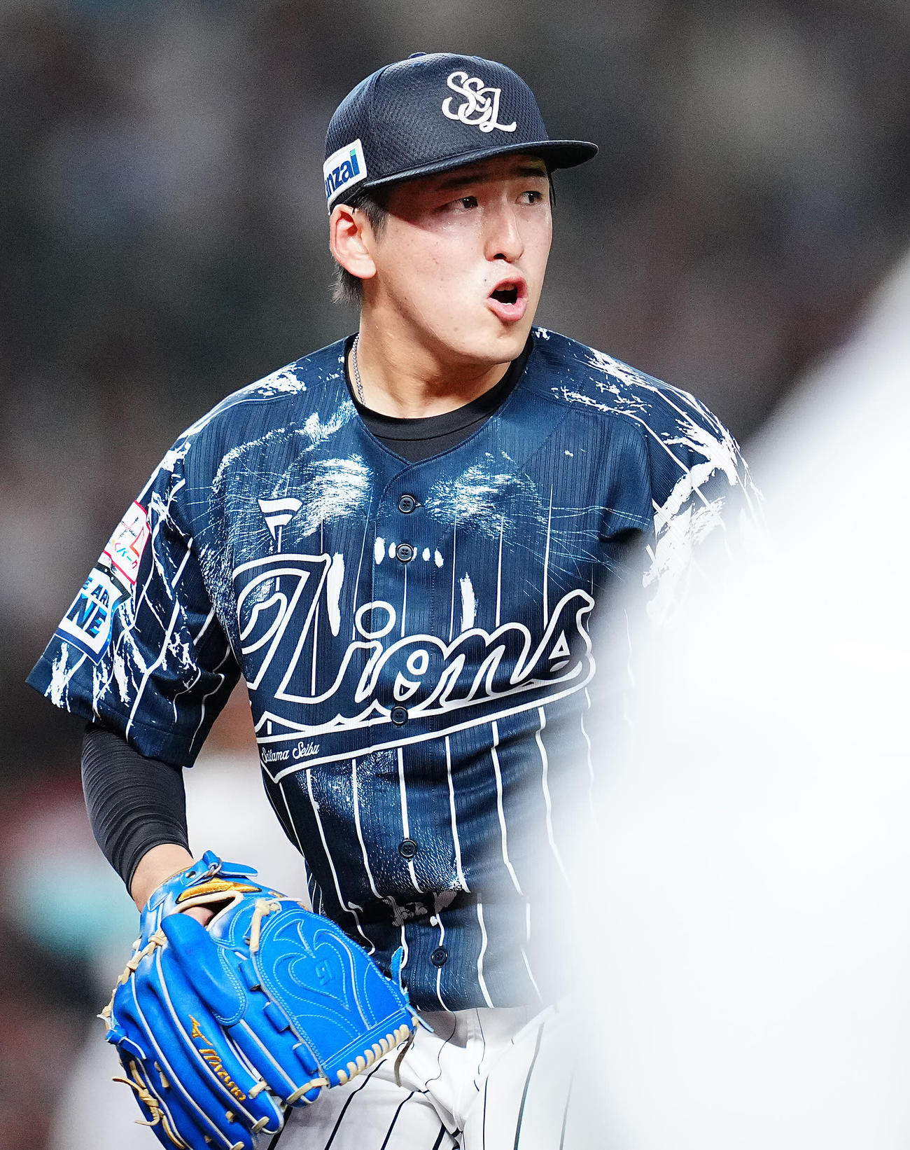 西武対オリックス　6回表オリックス1死一、二塁、宗を遊ゴロ併殺に仕留め無失点の隅田は雄たけびを上げる（撮影・垰建太）
