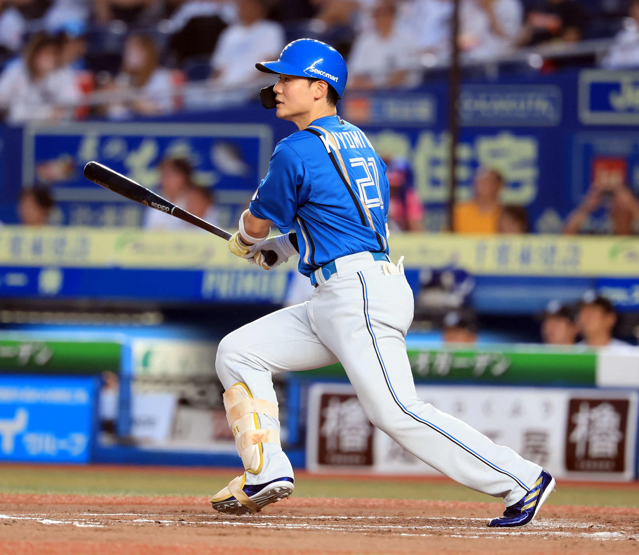 ロッテ対日本ハム　2回表日本ハム無死、清宮は中越え二塁打を放つ（撮影・浅見桂子）