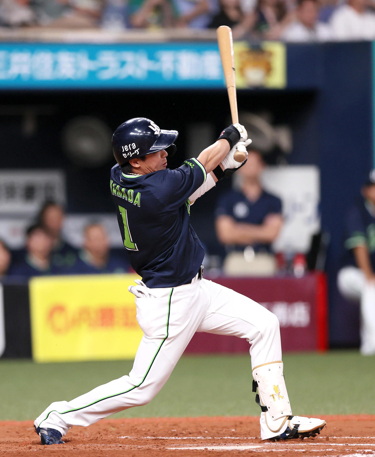 阪神対ヤクルト　9回表ヤクルト2死二塁、代打山田は中適時二塁打を放つ（撮影・上山淳一）