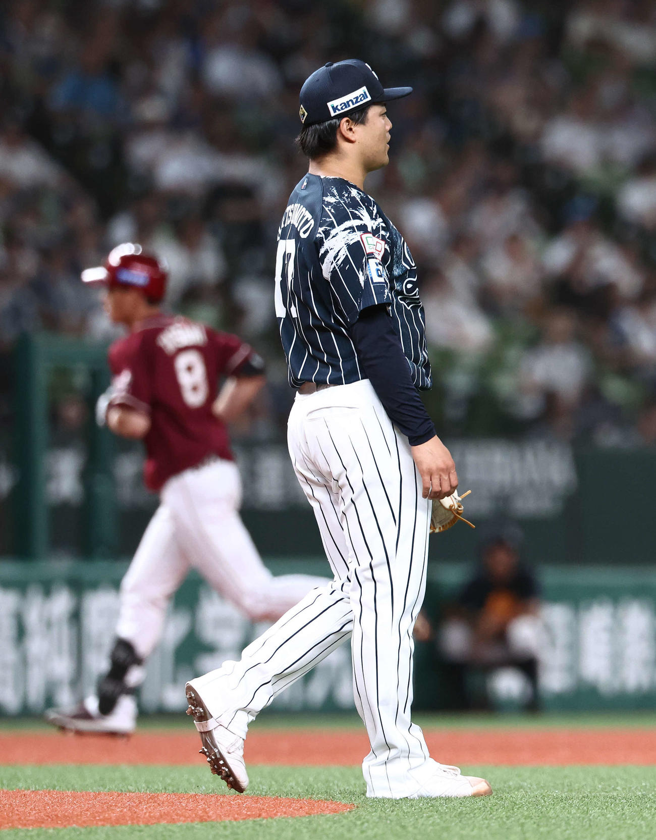 西武対楽天　1回表楽天2死、楽天辰己涼介に中越先制ソロ本塁打を浴びる松本（撮影・河田真司）