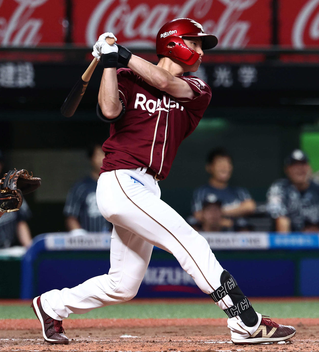 西武対楽天　3回表楽天2死一塁、右前打を放つ辰己（撮影・河田真司）