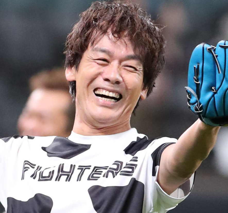 2023年9月26日、日本ハム対ロッテの試合でファーストピッチを務めた森崎博之