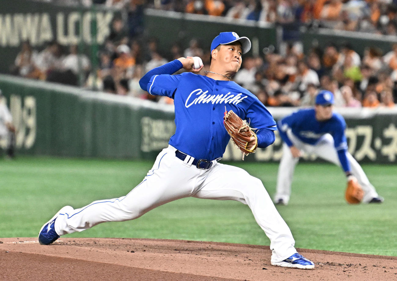 巨人対中日　中日先発の柳（撮影・滝沢徹郎）