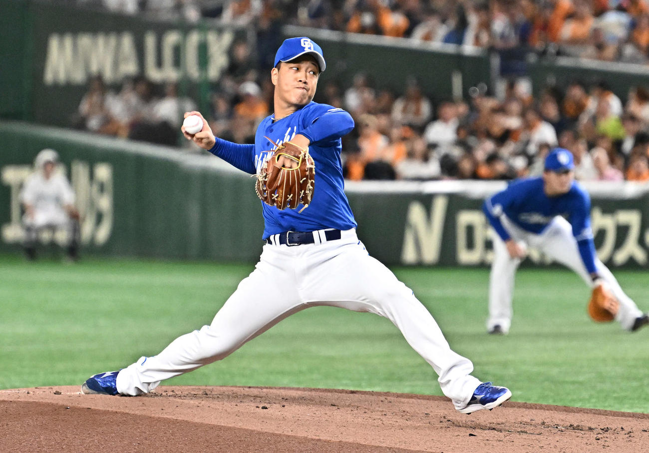 巨人対中日　中日先発の柳（撮影・滝沢徹郎）