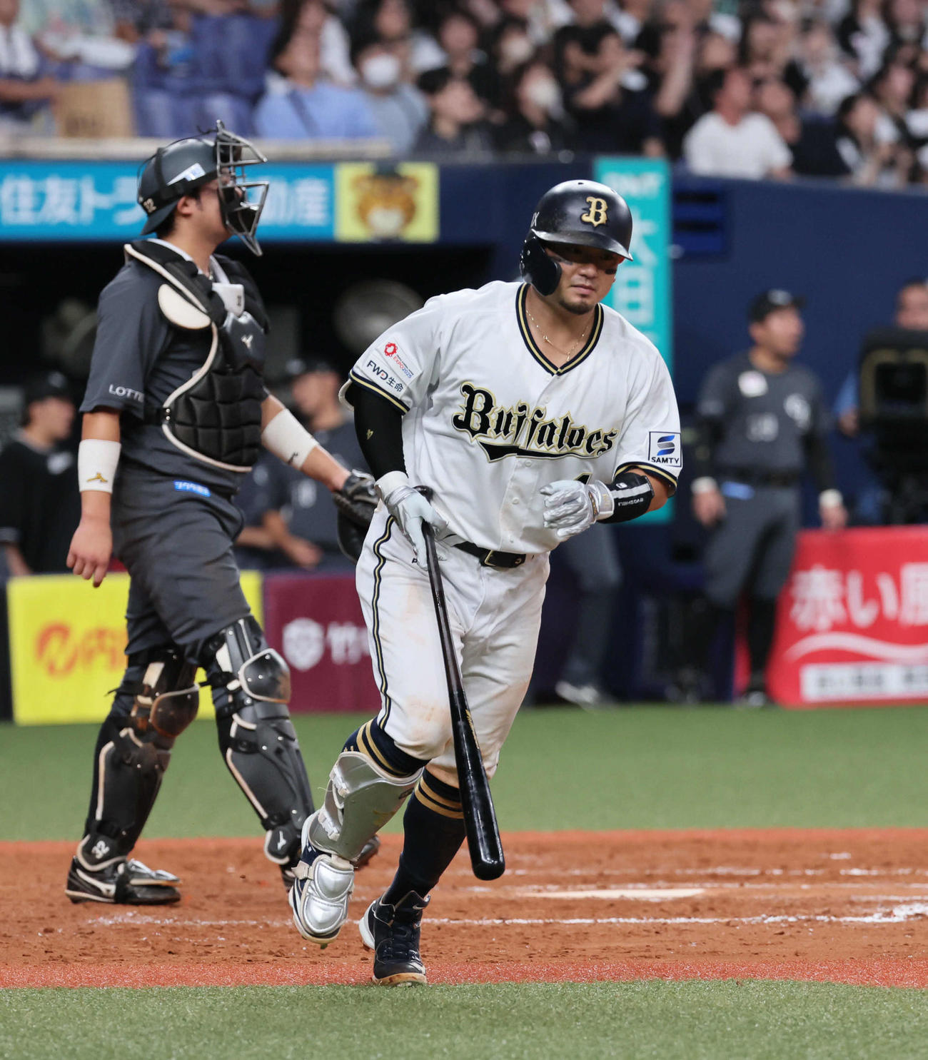 オリックス対ロッテ　9回裏オリックス2死満塁、森は遊飛に倒れてゲームセット（撮影・宮崎幸一）