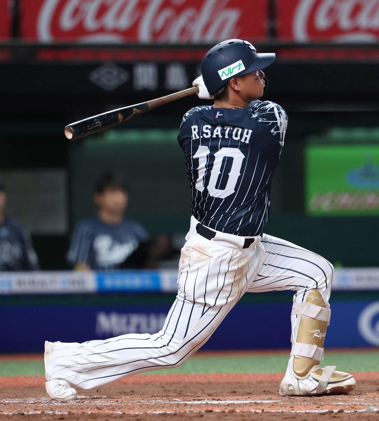 西武対楽天　7回裏無死無死、左越えソロ本塁打を放つ佐藤龍（撮影・河田真司）