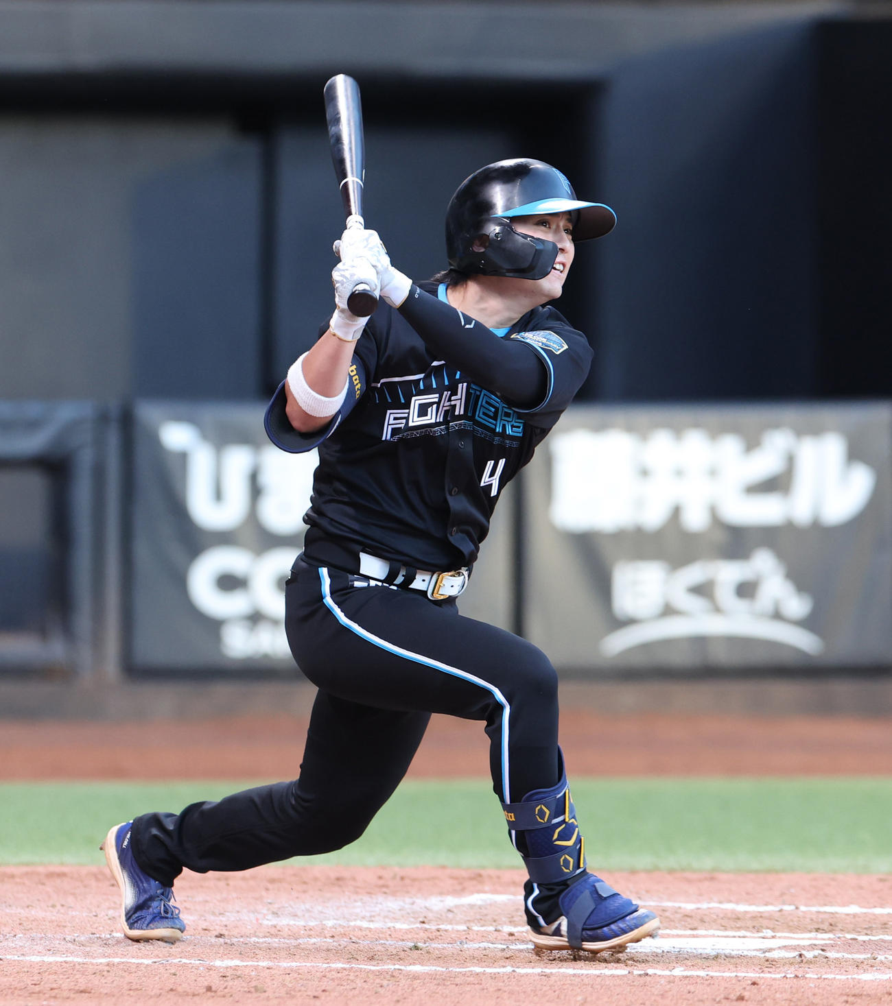 日本ハム対ソフトバンク　7回裏日本ハム1死満塁、上川畑は適時三塁打を放つ（撮影・佐藤翔太）