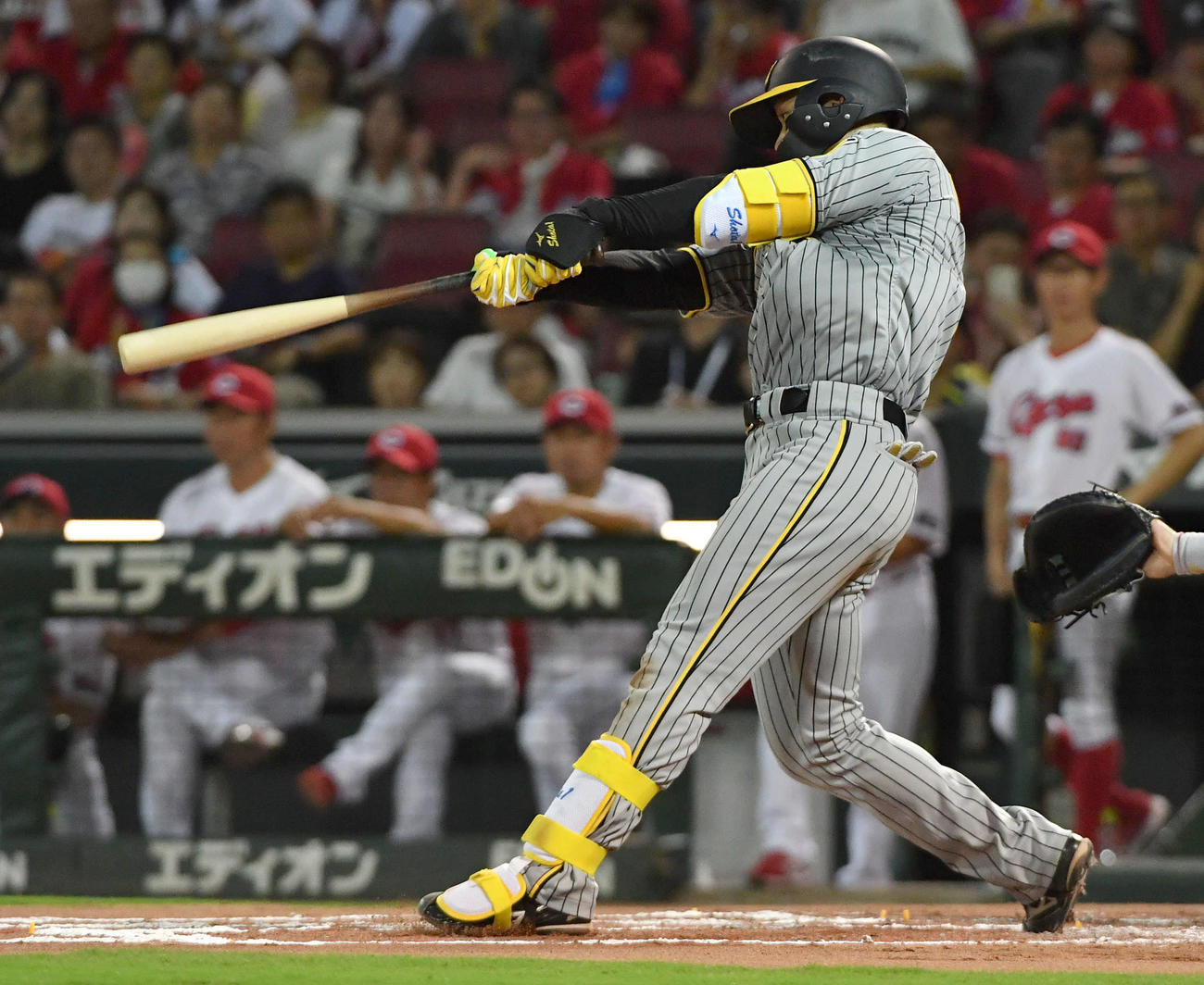 広島対阪神　6回表阪神2死一、二塁、森下は中前適時打を放つ（撮影・岩下翔太）