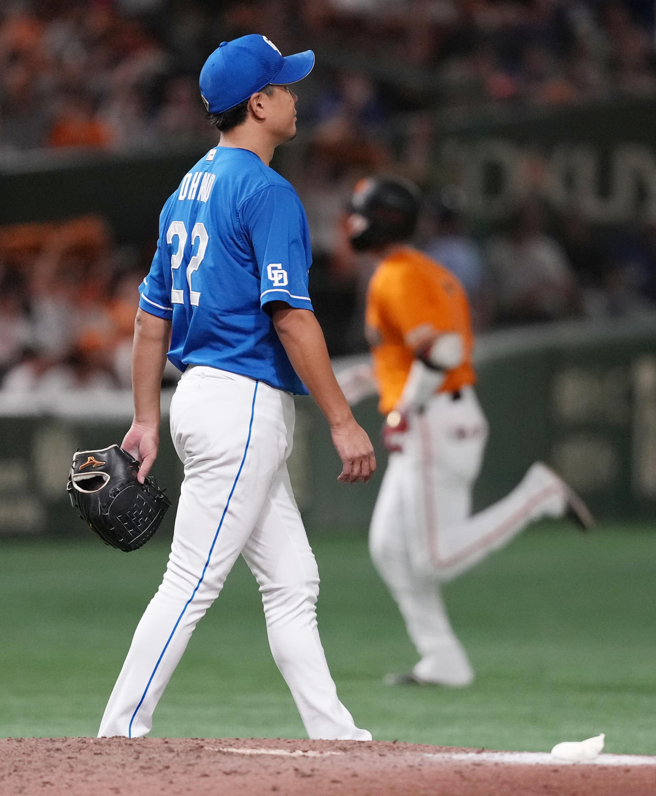 巨人対中日　7回裏巨人1死一塁、坂本に先制の左越え2点本塁打を浴びる大野（撮影・鈴木みどり）