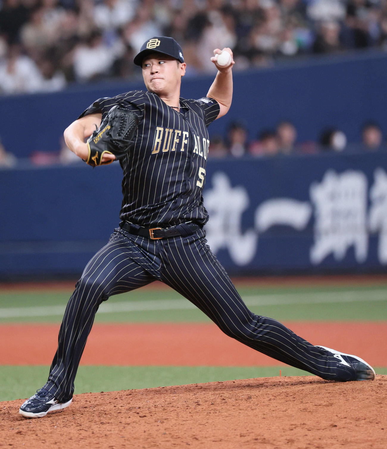オリックス対ロッテ　8回表を抑えた山田（撮影・宮崎幸一）