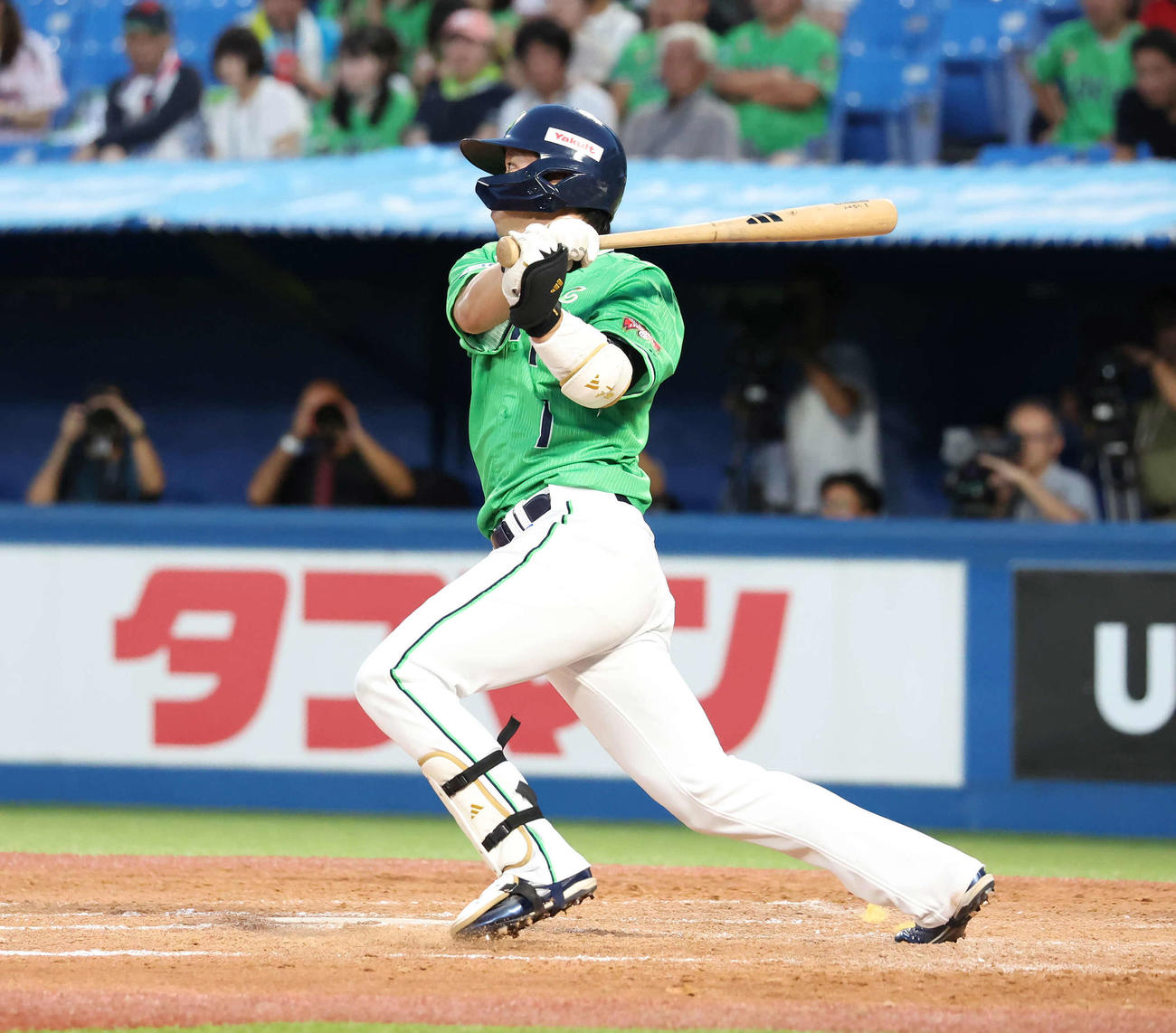 ヤクルト対DeNA 4回裏ヤクルト1死二塁、山田は適時打を放つ（撮影・丹羽敏通）