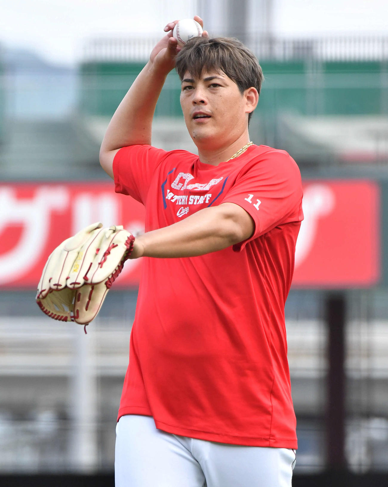 キャッチボールを行う九里（撮影・岩下翔太）