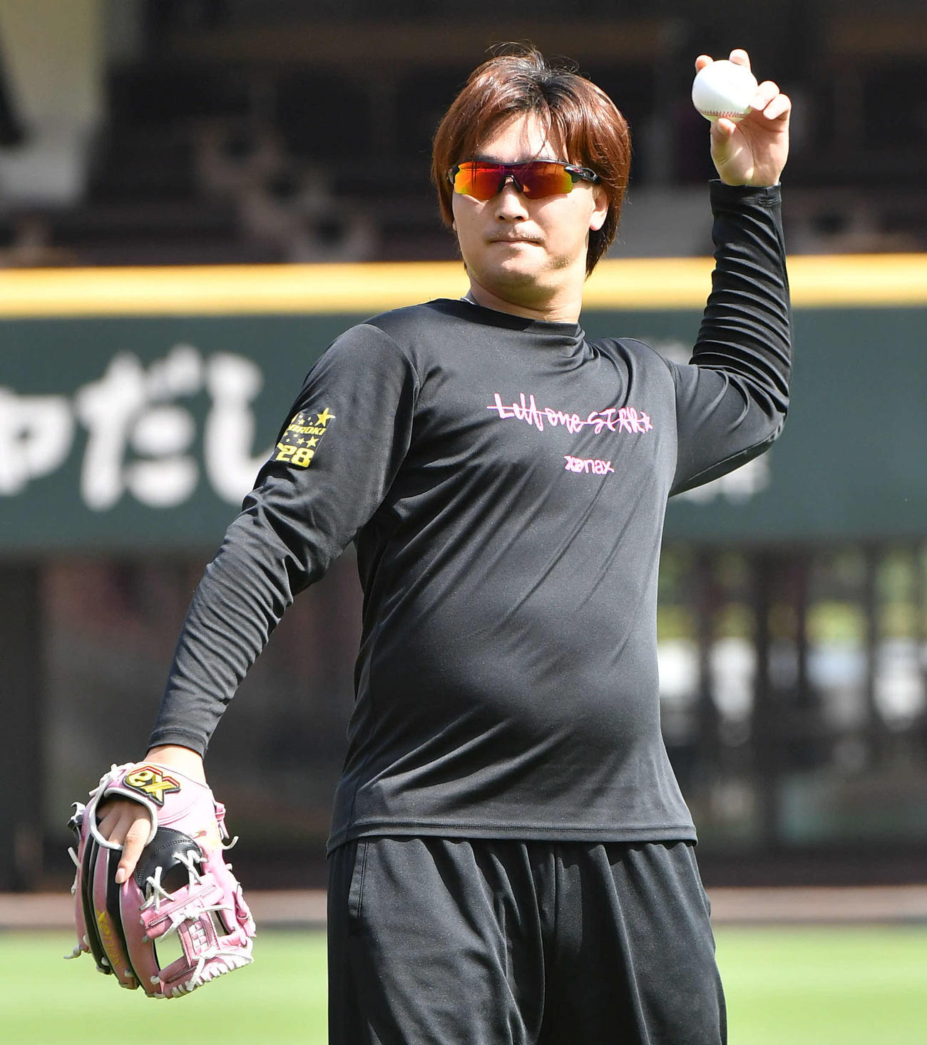 キャッチボールを行う床田（撮影・岩下翔太）