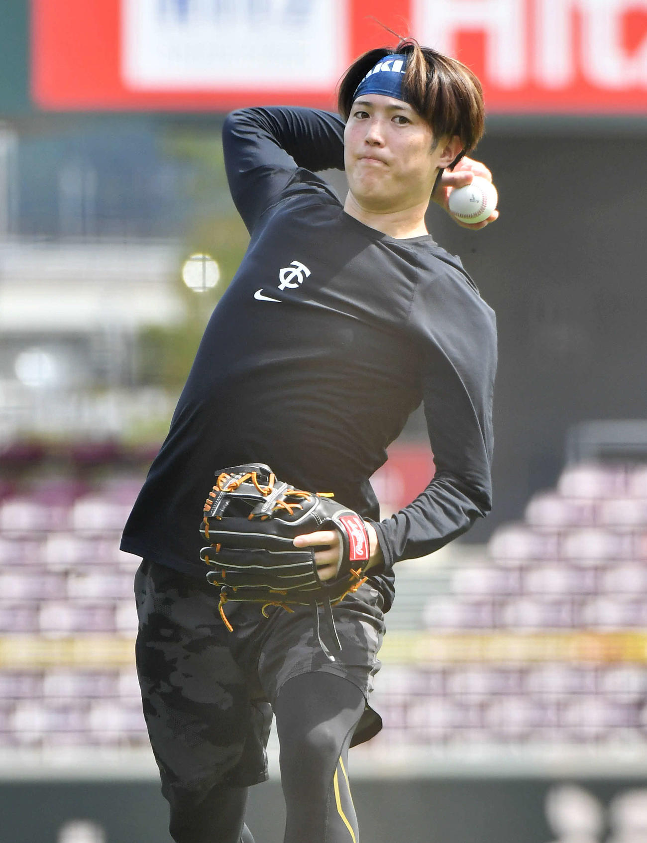 キャッチボールを行う森下（撮影・岩下翔太）