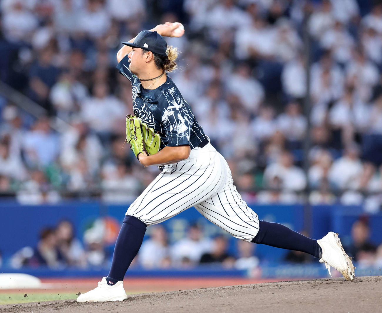 ロッテ対西武　力投する西武先発の高橋（撮影・鈴木正人）