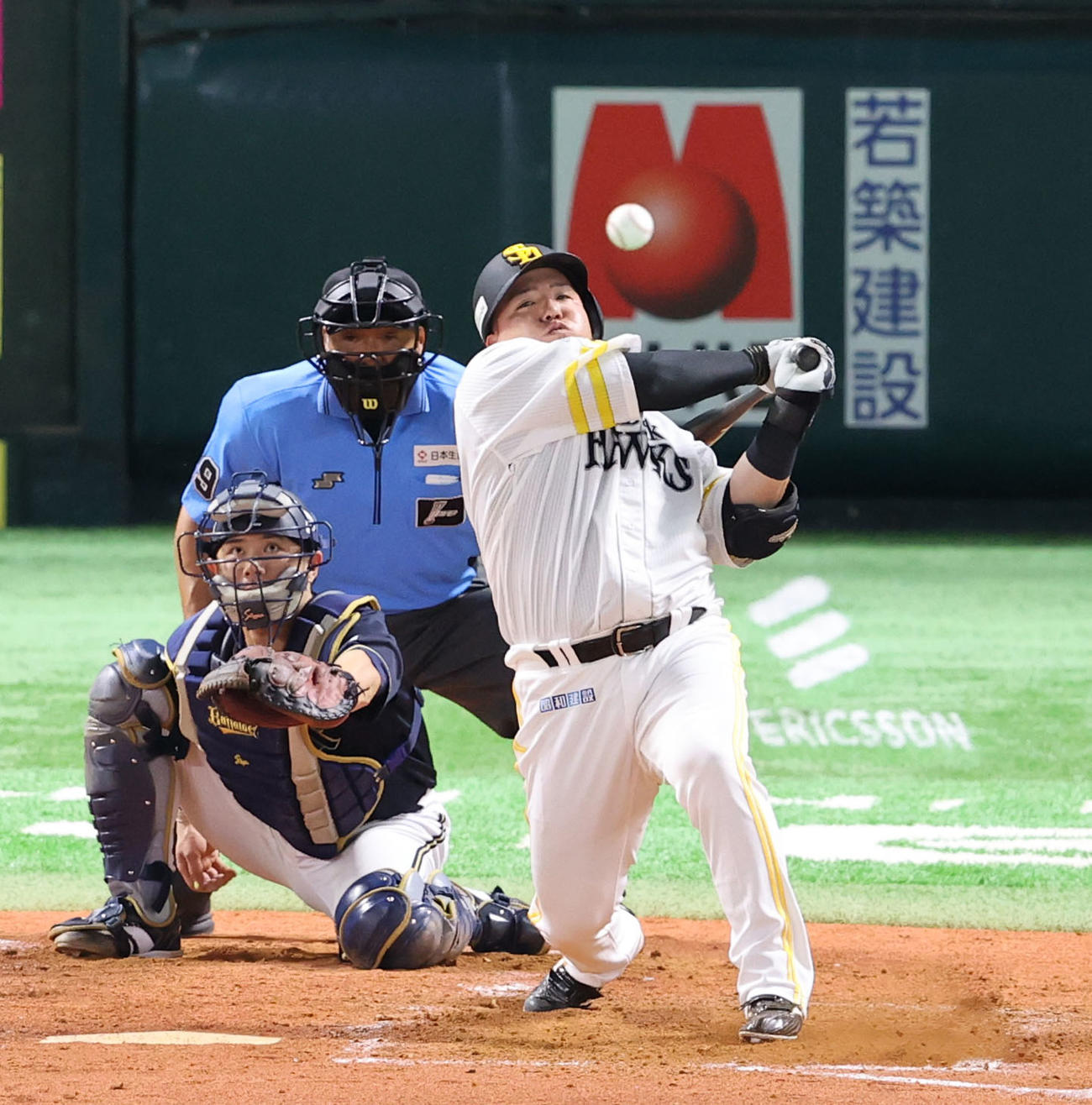 ソフトバンク対オリックス　3回裏ソフトバンク1死、山川は中前安打を放つ（撮影・梅根麻紀）