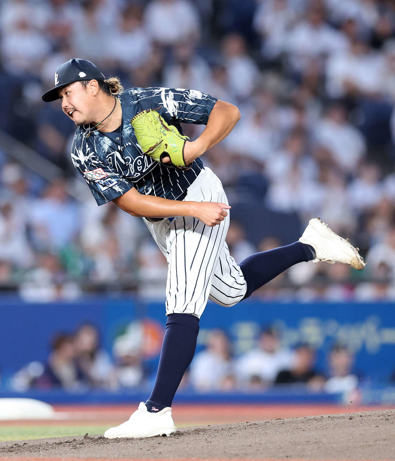 ロッテ対西武　力投する西武先発の高橋（撮影・鈴木正人）