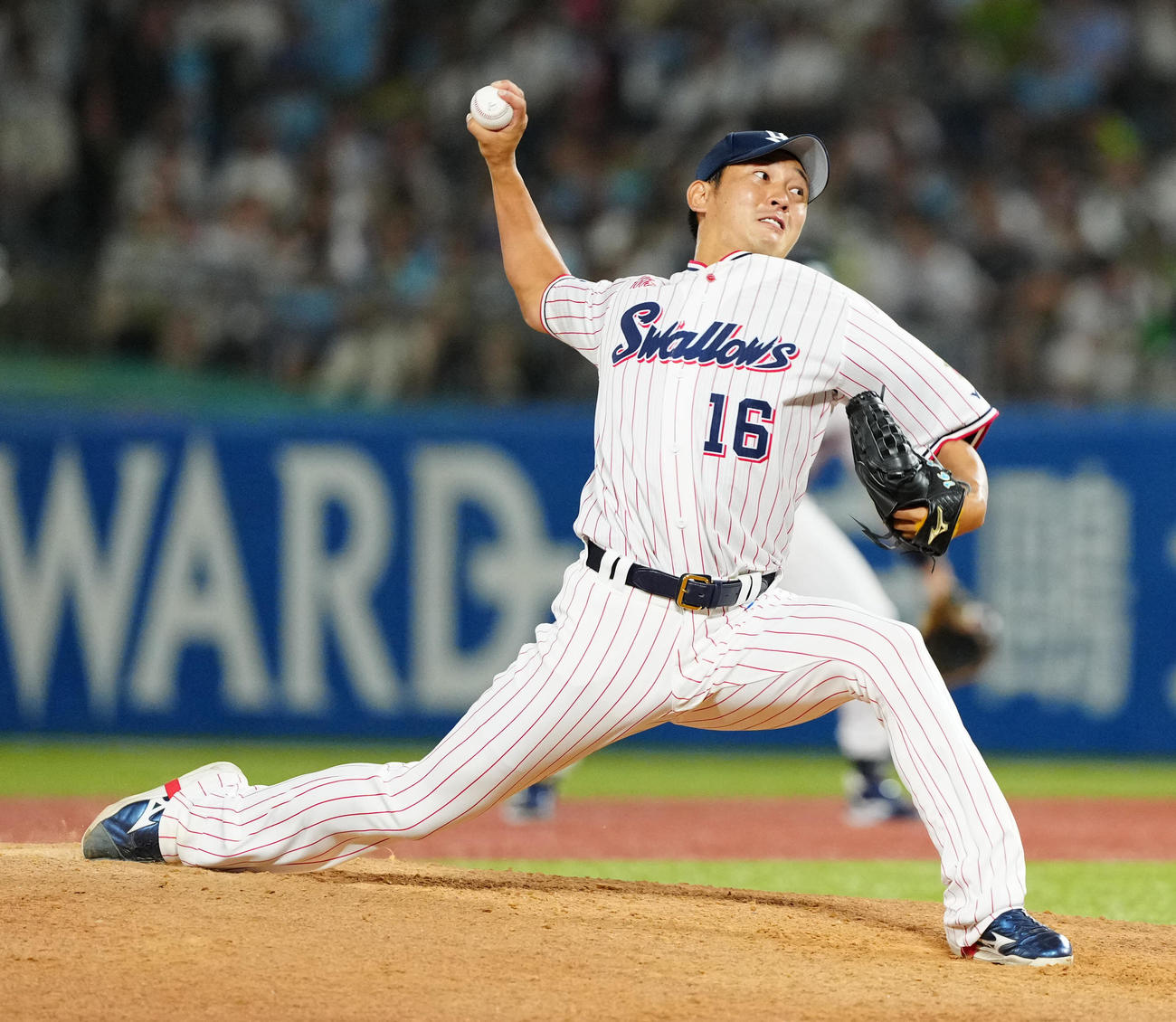 ヤクルト対巨人　ヤクルト2番手の原（撮影・江口和貴）