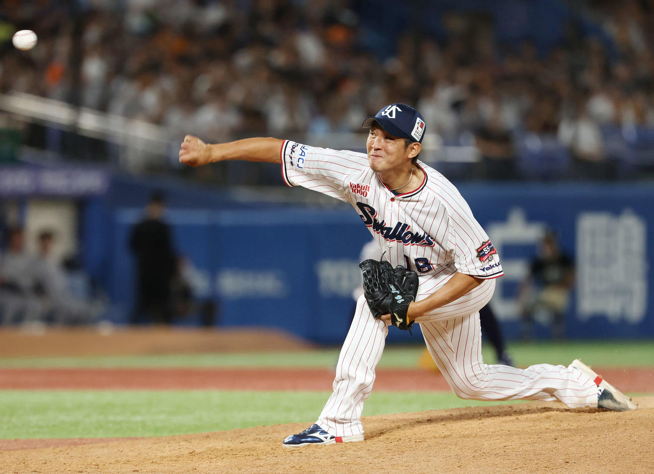 ヤクルト対巨人　ヤクルト2番手の原（撮影・宮地輝）