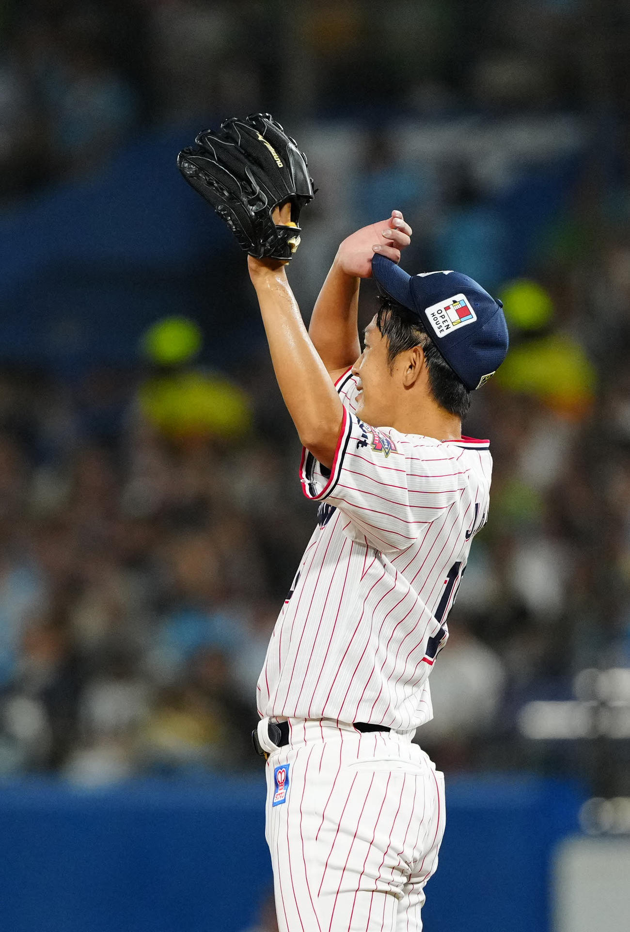 ヤクルト対巨人　5回表巨人1死、岡本和にソロ本塁打を浴びた原（撮影・江口和貴）