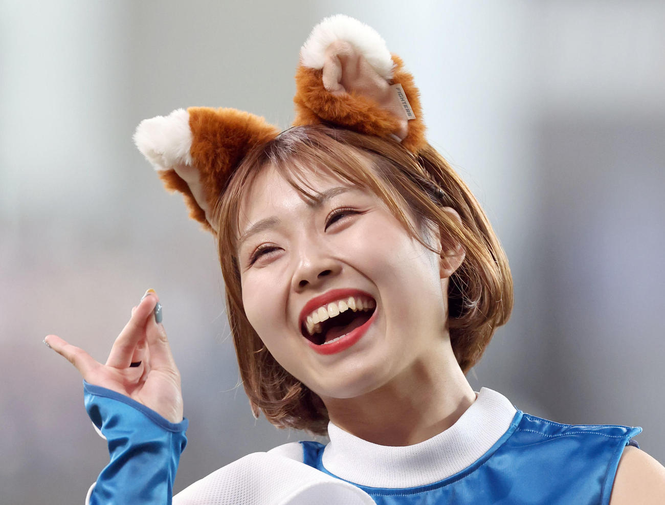 エスコンフィールドでパフォーマンスを行うファイターズガール上村優菜