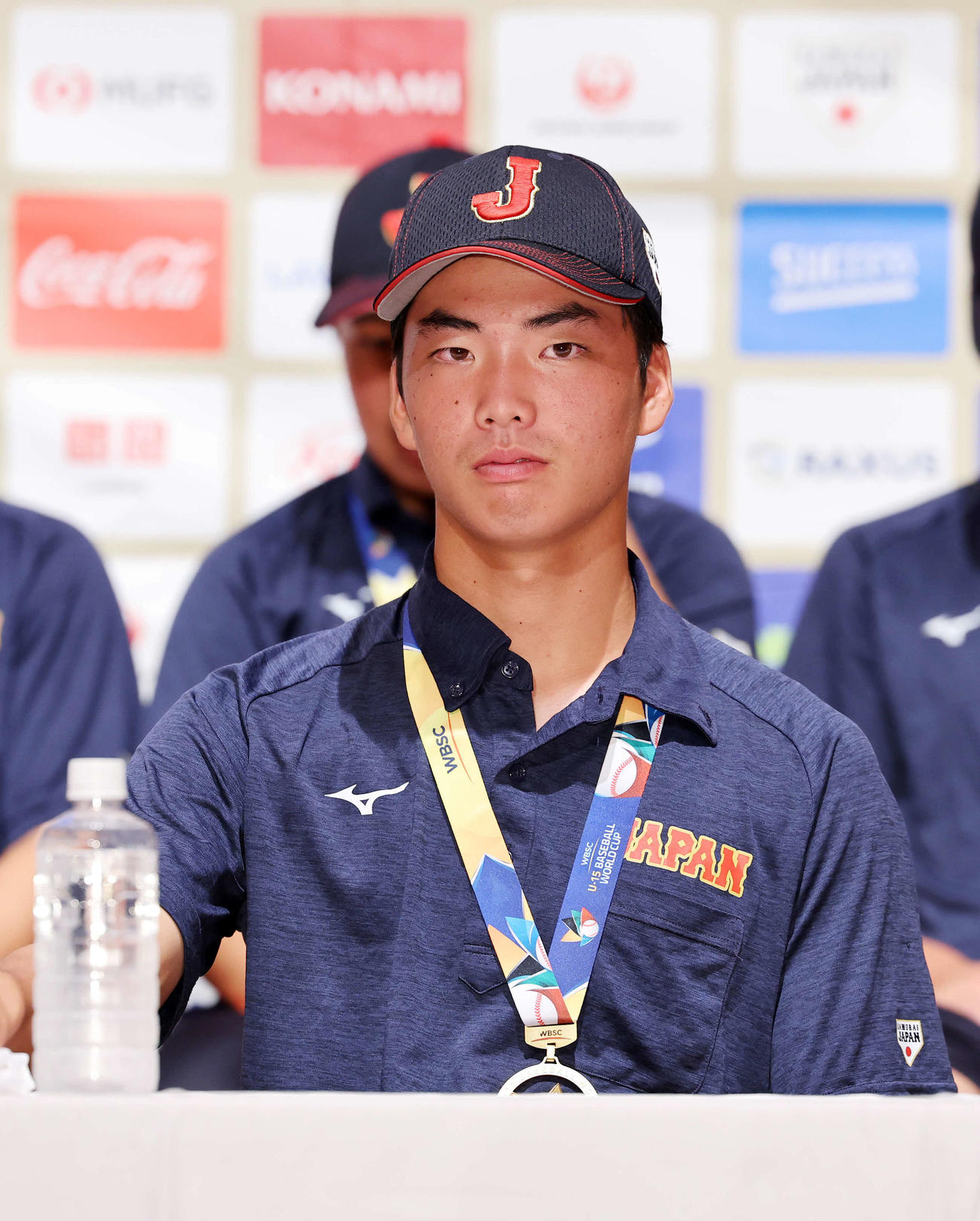 優勝記者会見に臨む侍ジャパンU－15日本代表の川上（撮影・鈴木正人）