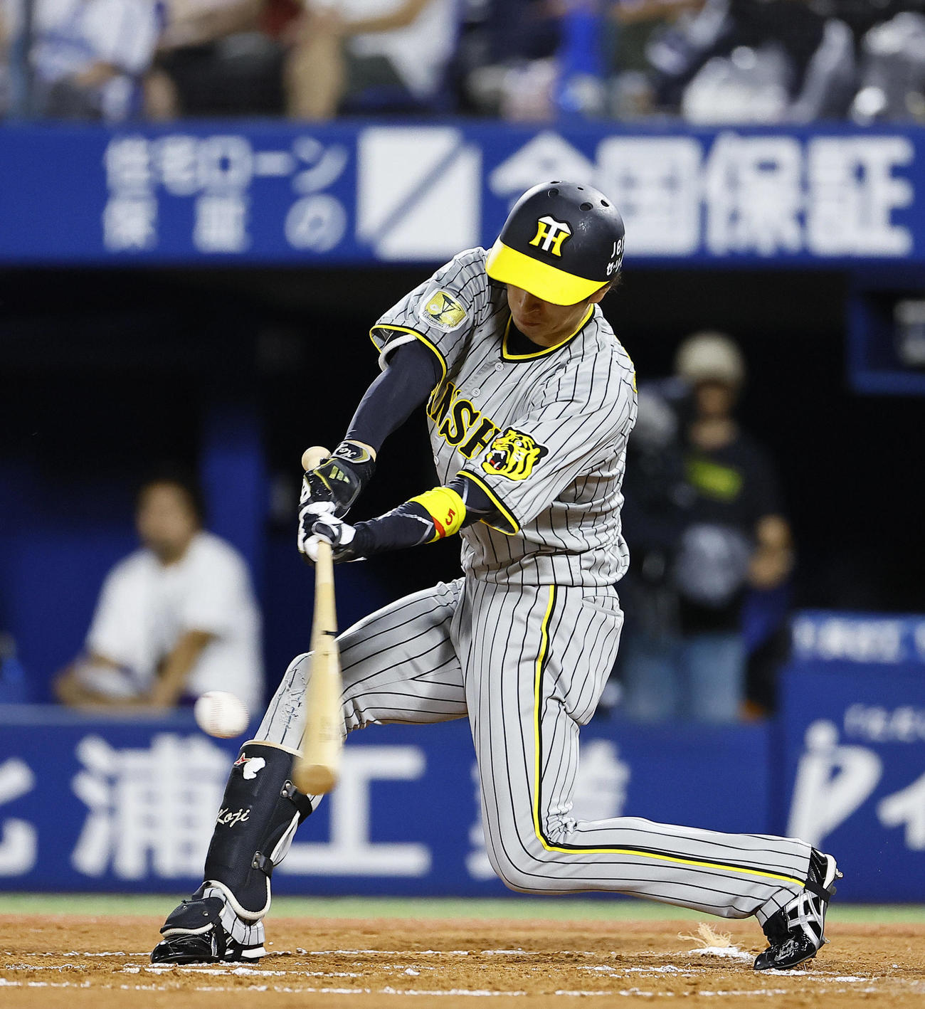 DeNA対阪神　7回表阪神1死一塁、近本は中前打を放つ（撮影・藤尾明華）