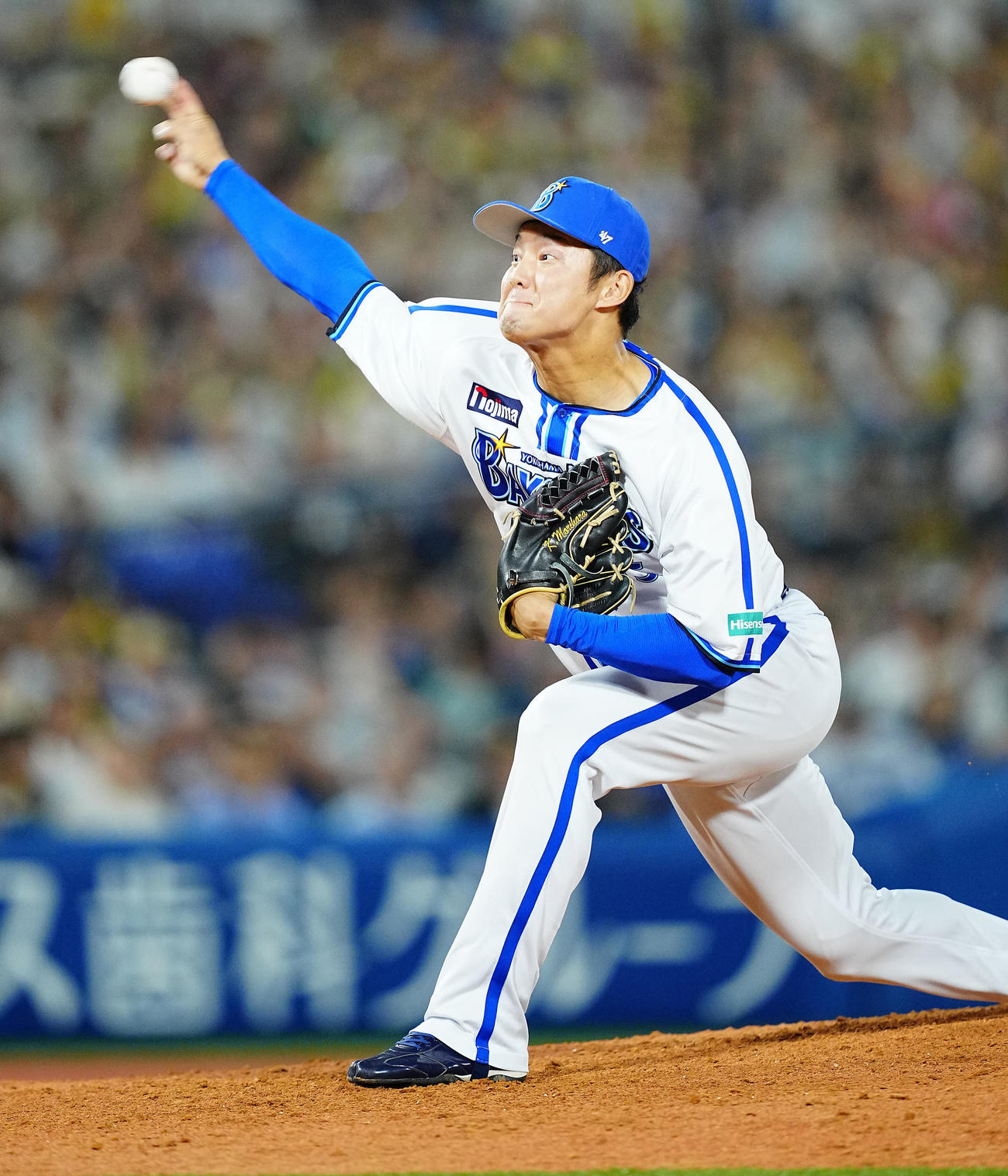 DeNA対阪神　9回表、DeNA3番手で登板し力投する森原（撮影・垰建太）