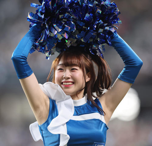 ダンスを踊るファイターズガールの大野未侑