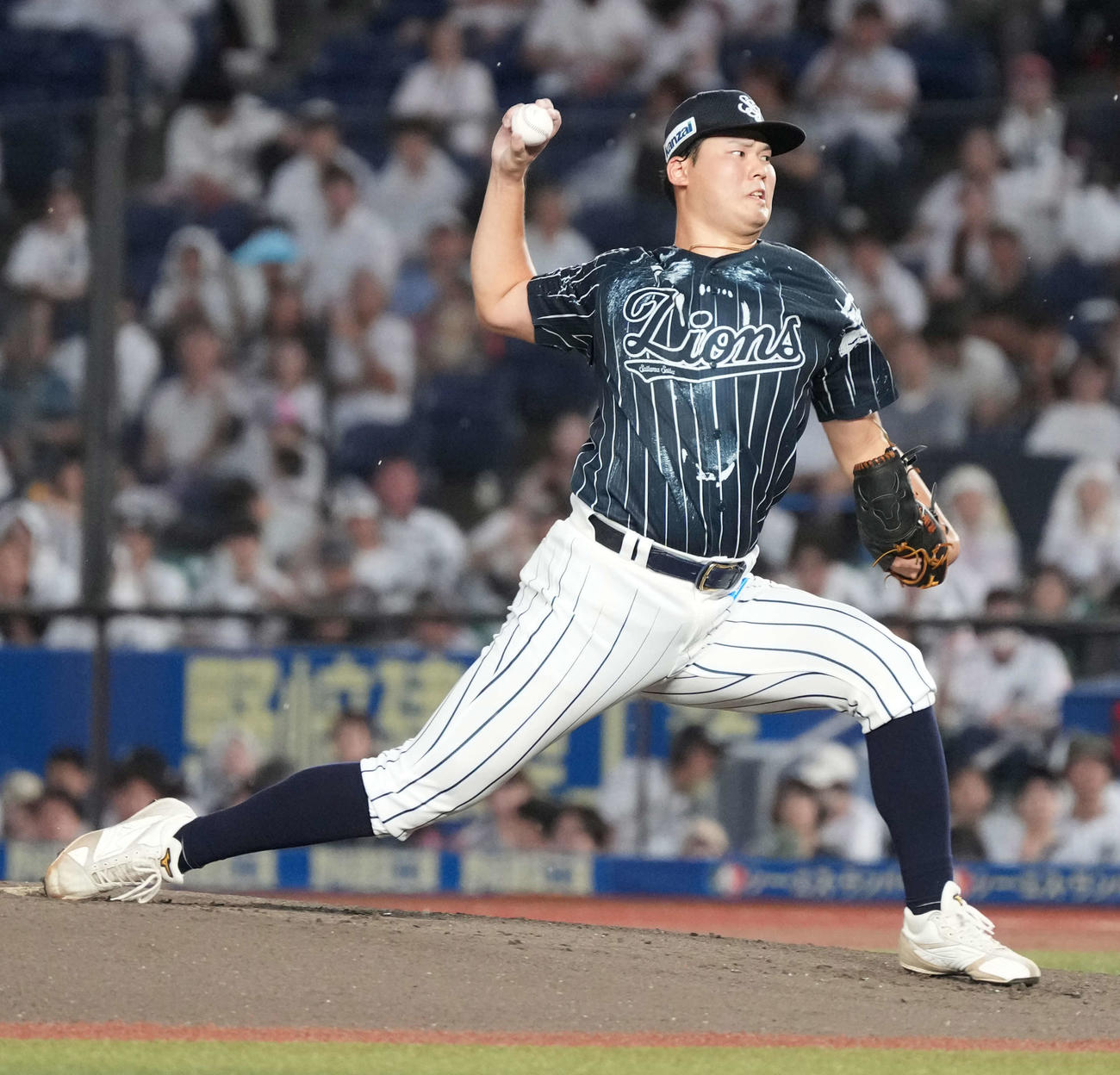 ロッテ対西武　西武先発の渡辺（撮影・小沢裕）